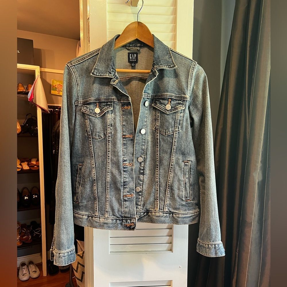 GAP Women's Blue Denim Jacket - Picture 2 of 10
